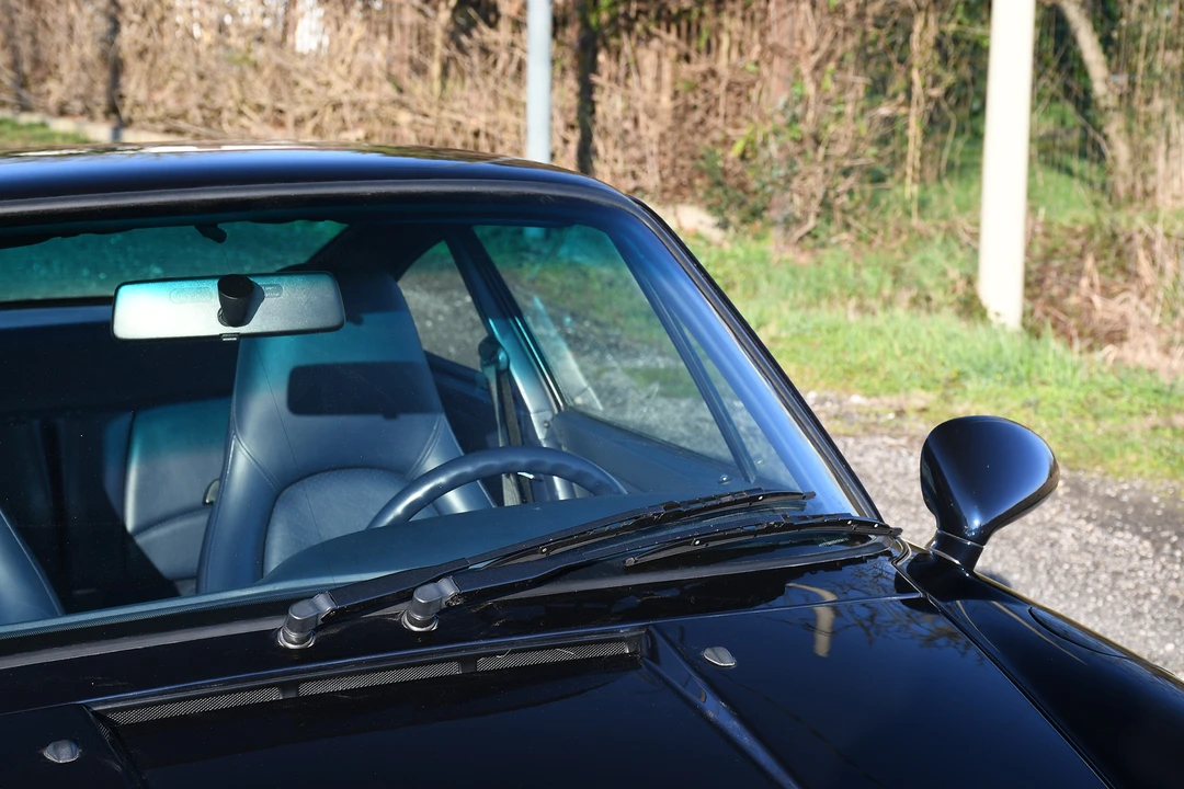 1995 Porsche 993 Carrera 4 - Image 29 of 31