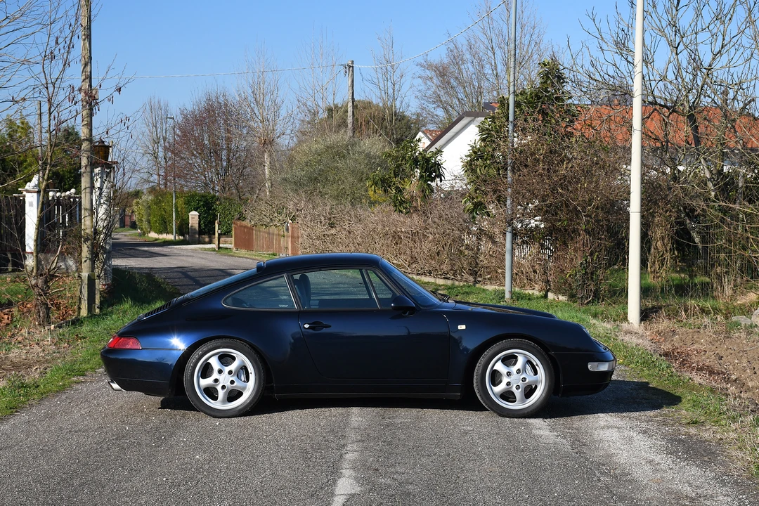 1995 Porsche 993 Carrera 4 - Image 12 of 31