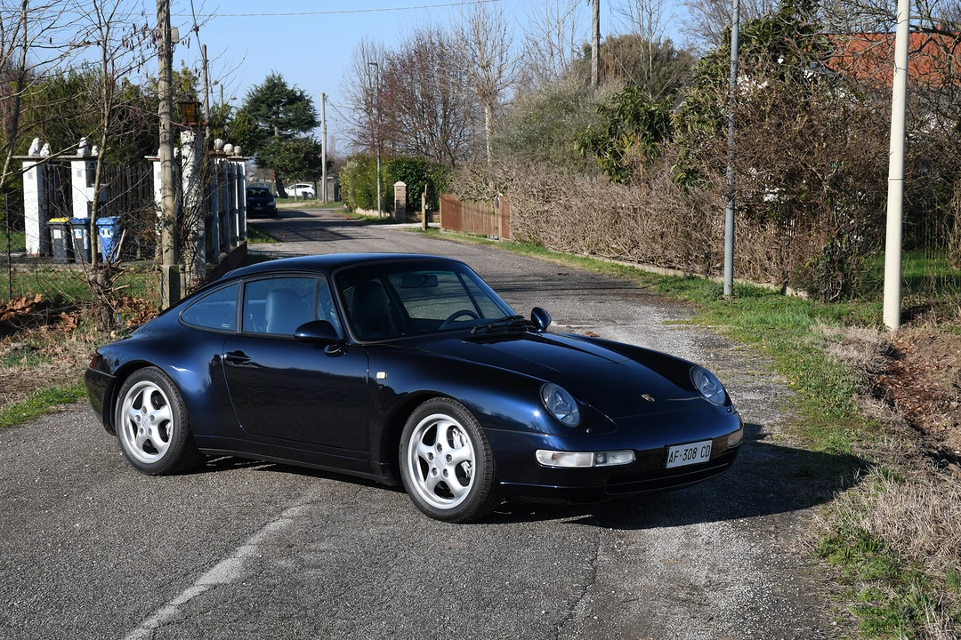 1995 Porsche 993 Carrera 4 - Image 11 of 31