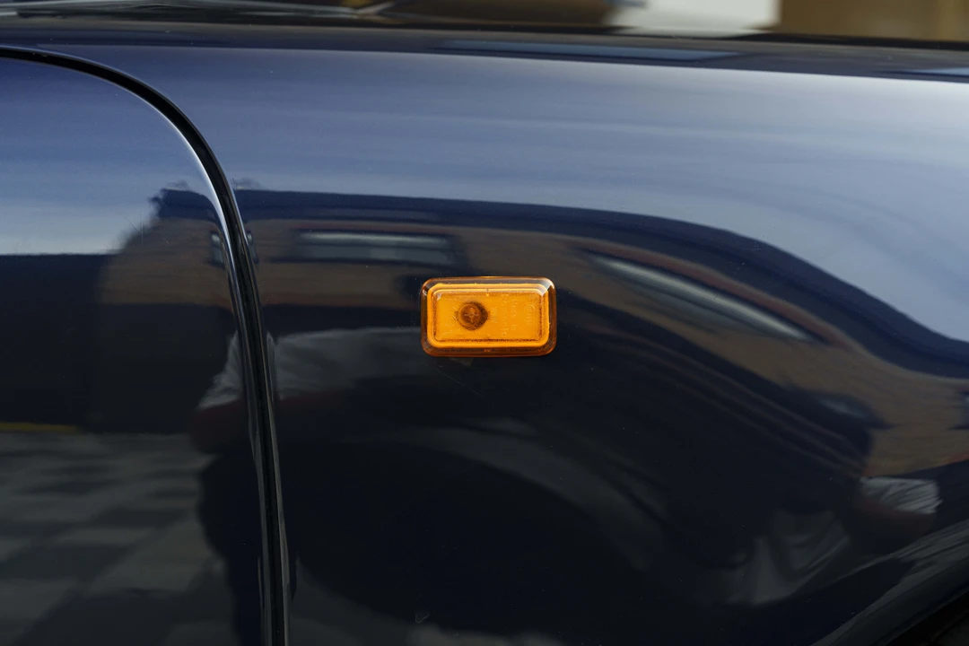 1995 Porsche 993 Carrera 4 - Image 13 of 31