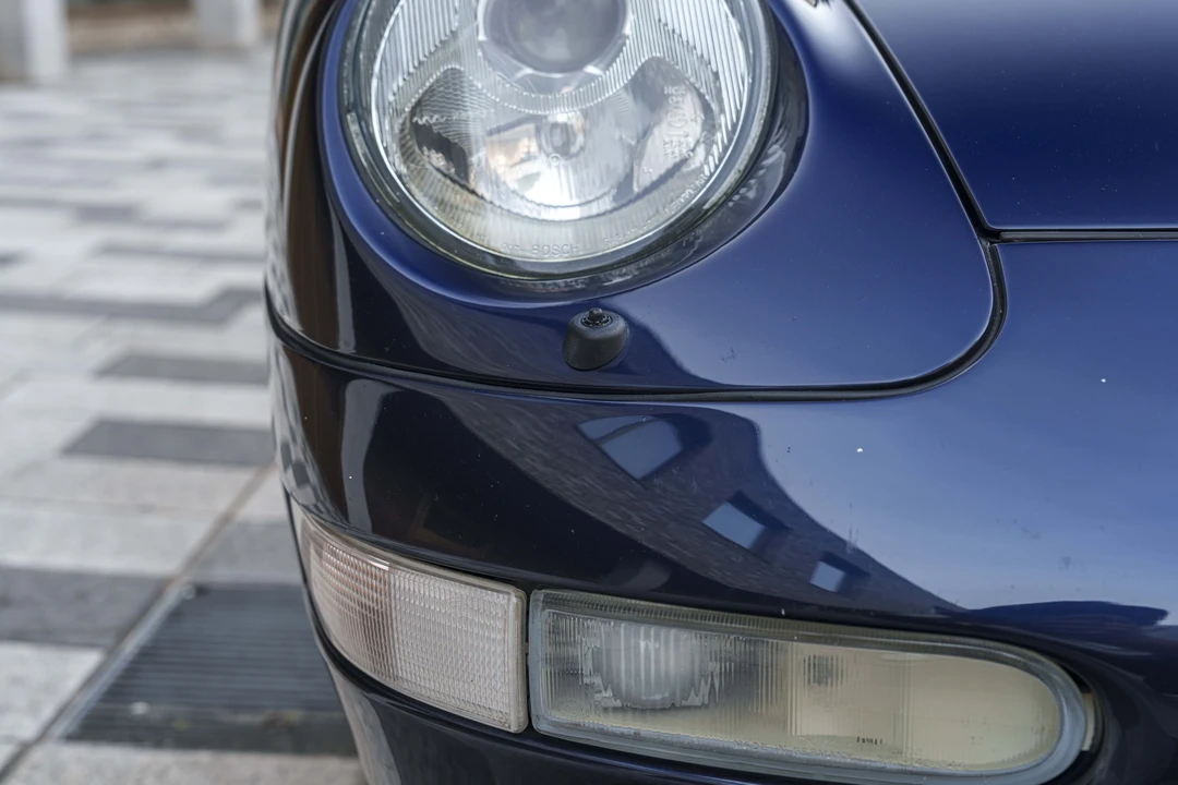 1995 Porsche 993 Carrera 4 - Image 16 of 31