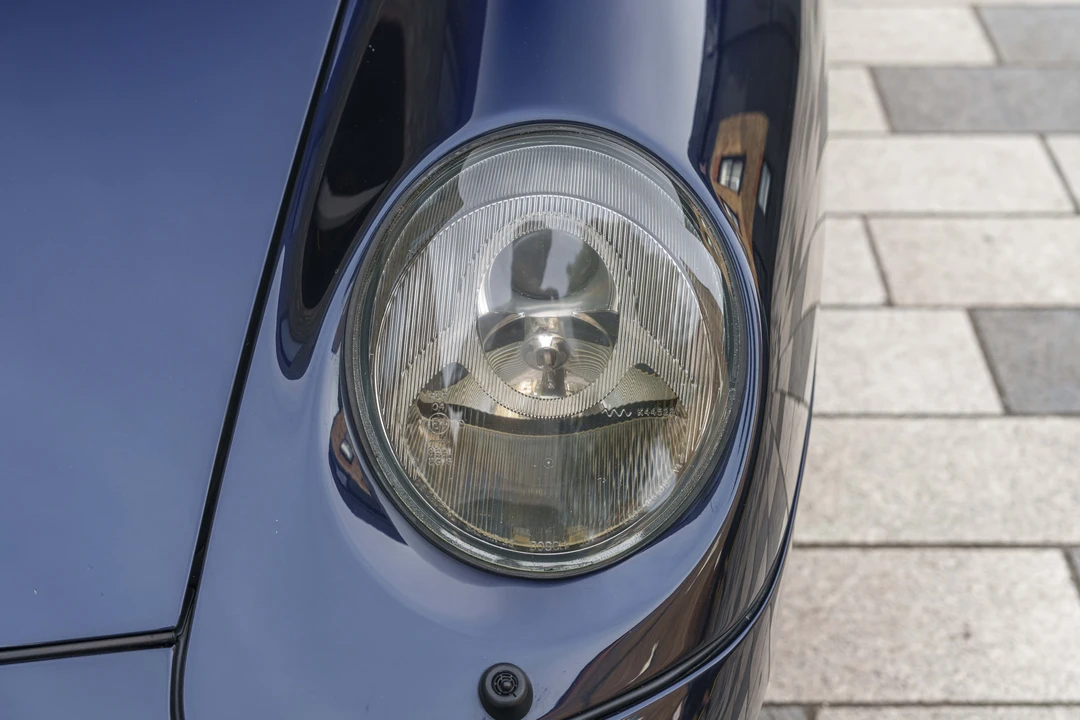 1995 Porsche 993 Carrera 4 - Image 27 of 31