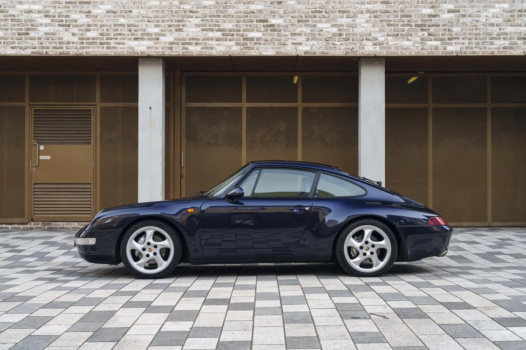 1995 Porsche 993 Carrera 4 - Image 4 of 31