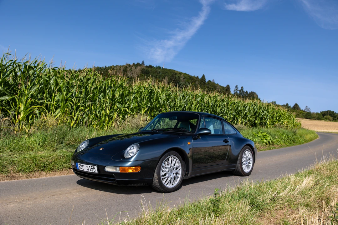 1995 Porsche 993 Carrera 4 - Image 17 of 31