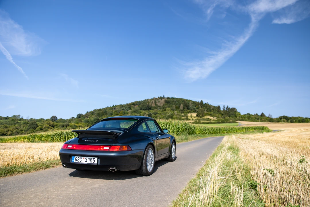 1995 Porsche 993 Carrera 4 - Image 13 of 31