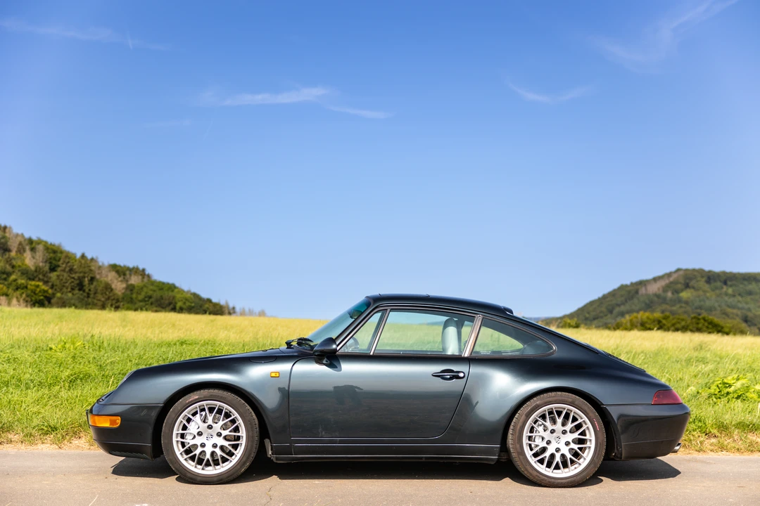 1995 Porsche 993 Carrera 4 - Image 10 of 31