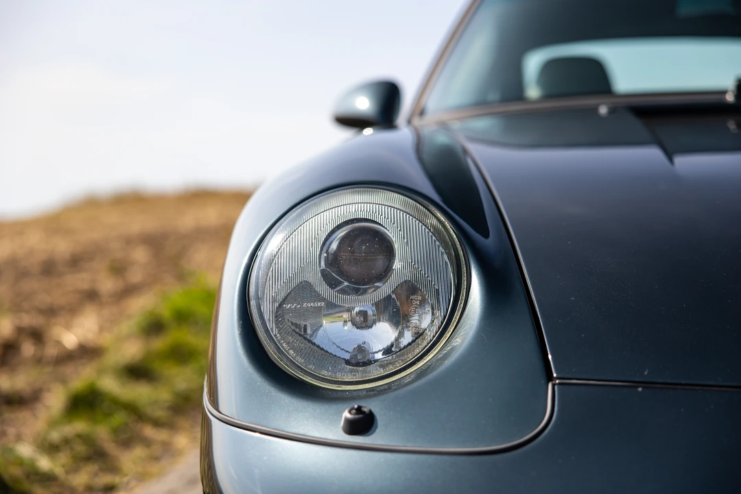 1995 Porsche 993 Carrera 4 - Image 20 of 31