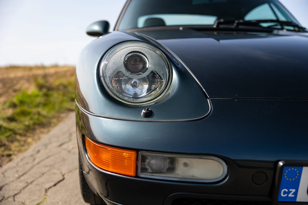 1995 Porsche 993 Carrera 4 - Image 21 of 31