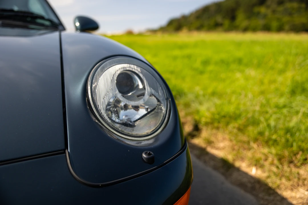 1995 Porsche 993 Carrera 4 - Image 25 of 31