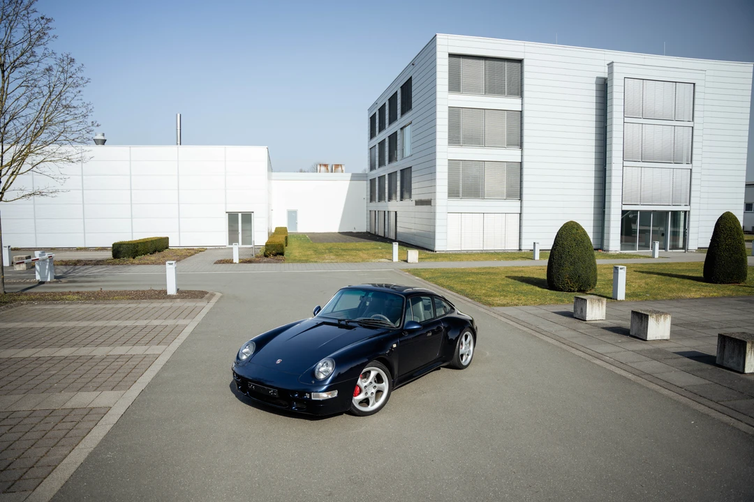 1995 Porsche 993 Carrera 4S - Image 9 of 31