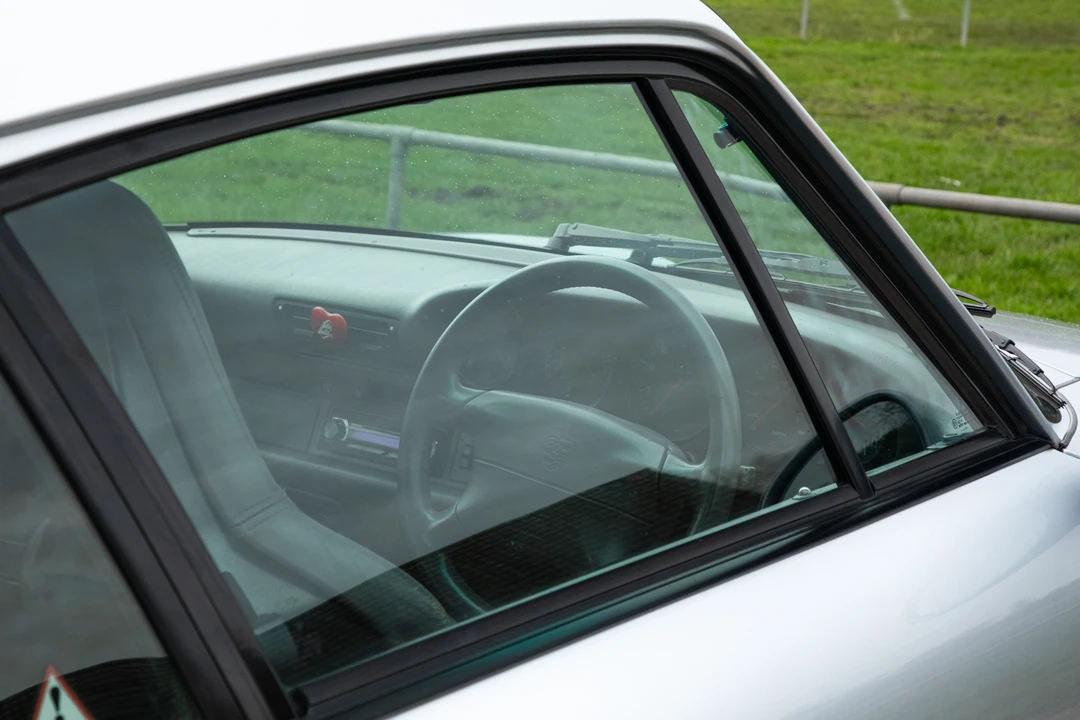 1995 Porsche 993 Carrera - Image 16 of 31