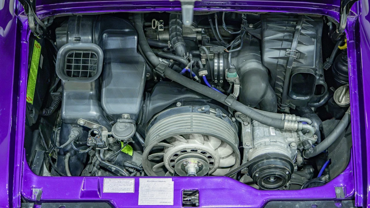 1995 Porsche 993 Carrera - Image 12 of 31