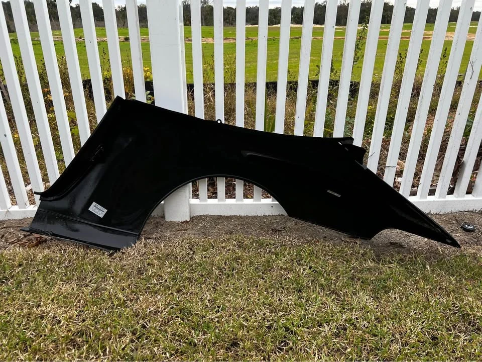 1995 Parts & Memorabilia Bodywork - Image 4 of 7