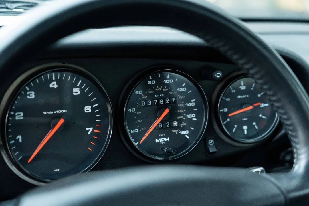 1995 Porsche 993 Carrera 4 - Image 7 of 21