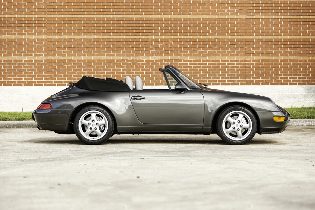 1995 Porsche 993 Carrera 4 - Image 6 of 31