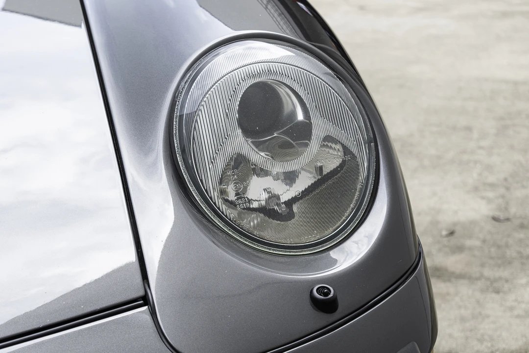 1995 Porsche 993 Carrera 4 - Image 14 of 31