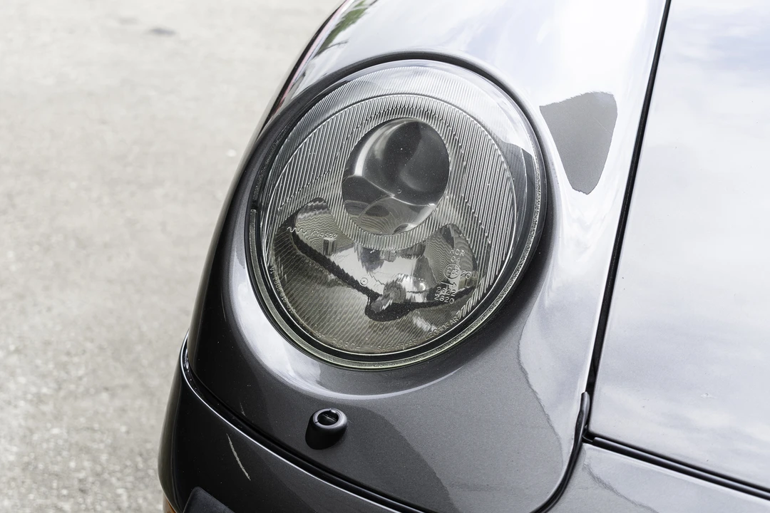 1995 Porsche 993 Carrera 4 - Image 13 of 31