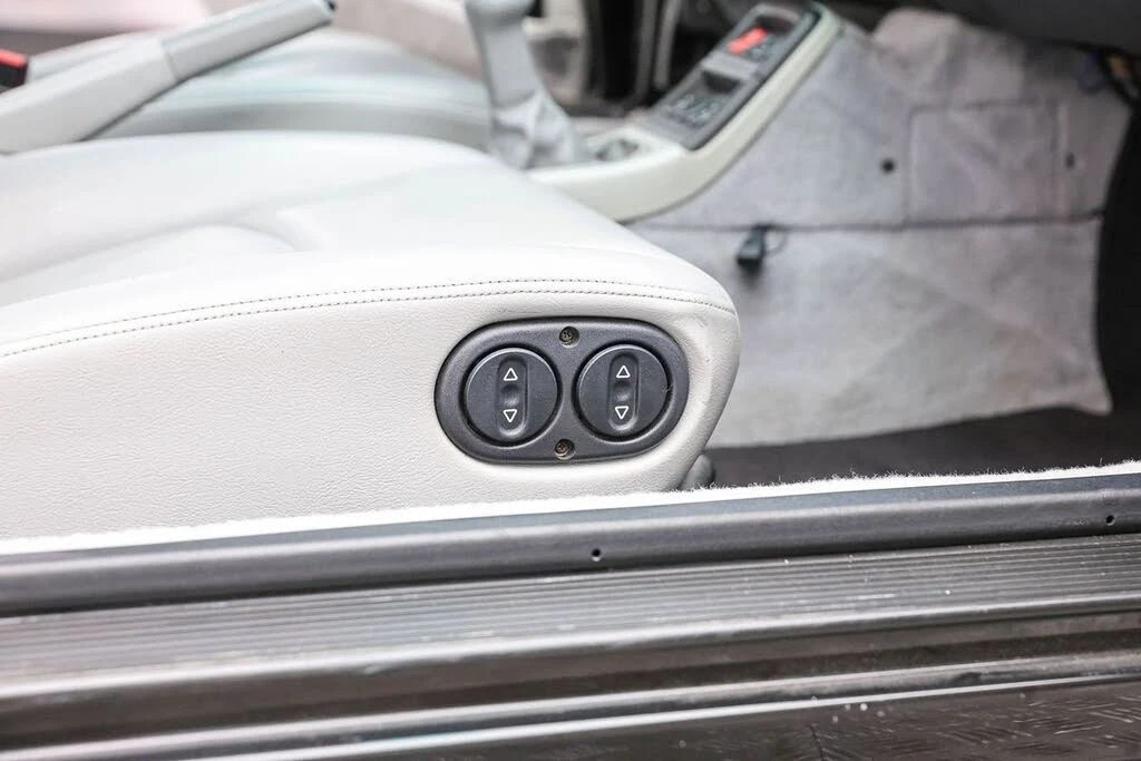 1995 Porsche 993 Carrera 4 - Image 31 of 31