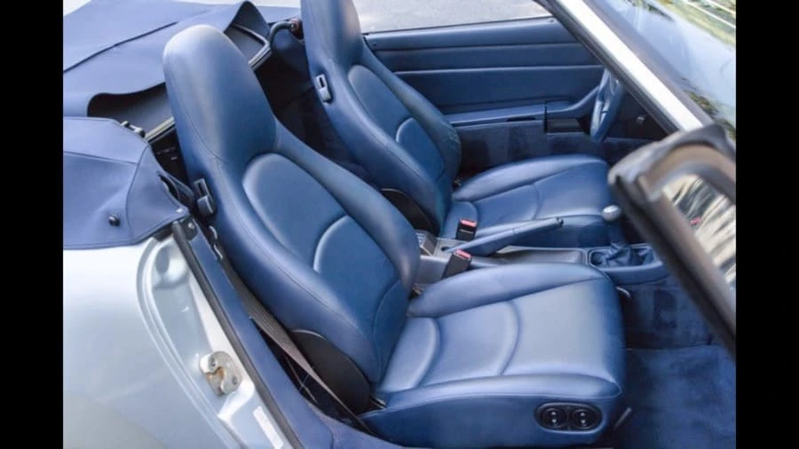 1995 Porsche 993 Carrera 4 - Image 5 of 10