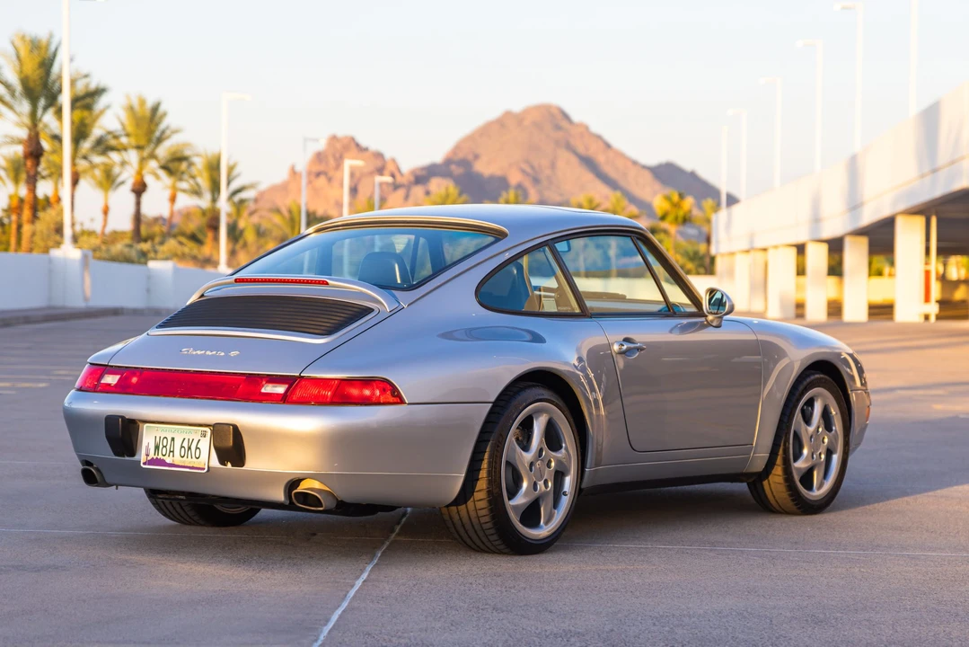 1995 Porsche 993 Carrera 4 - Image 11 of 31