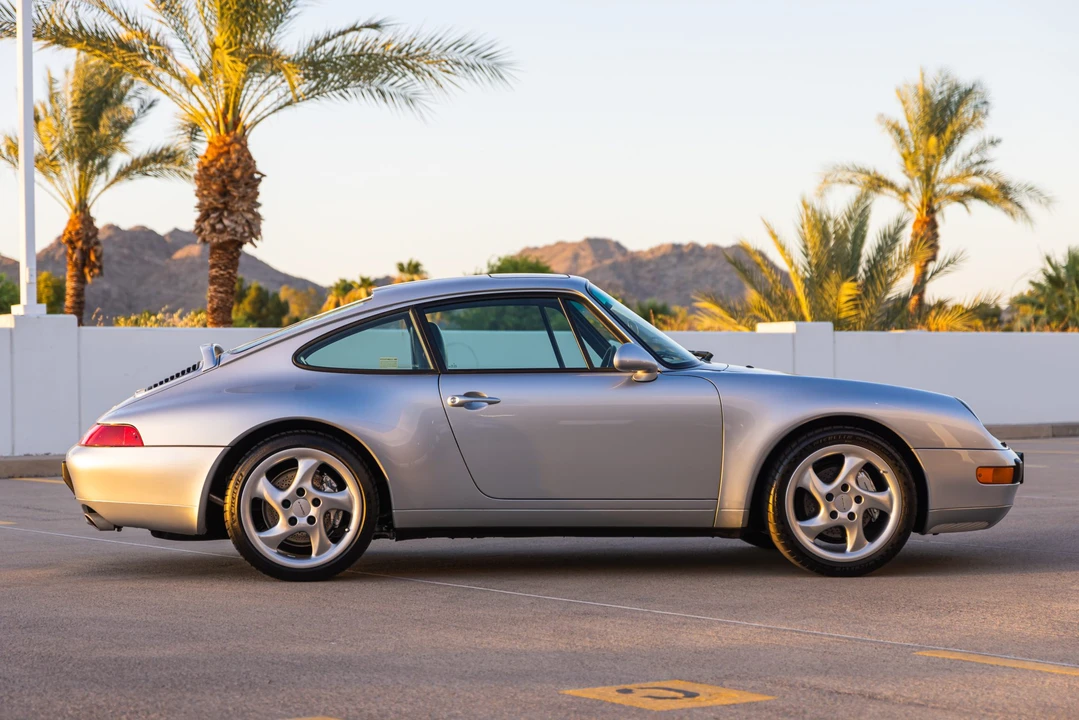 1995 Porsche 993 Carrera 4 - Image 13 of 31