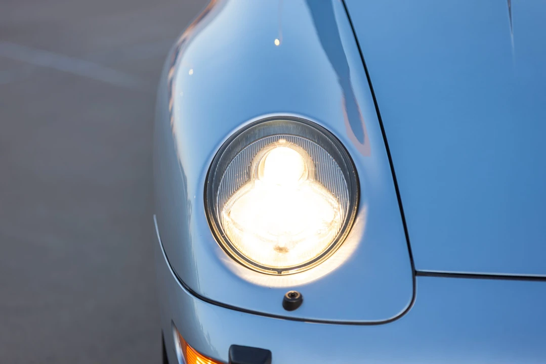1995 Porsche 993 Carrera 4 - Image 15 of 31