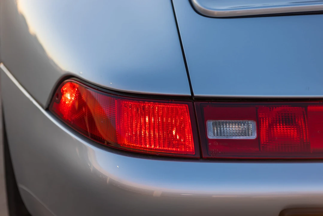 1995 Porsche 993 Carrera 4 - Image 18 of 31