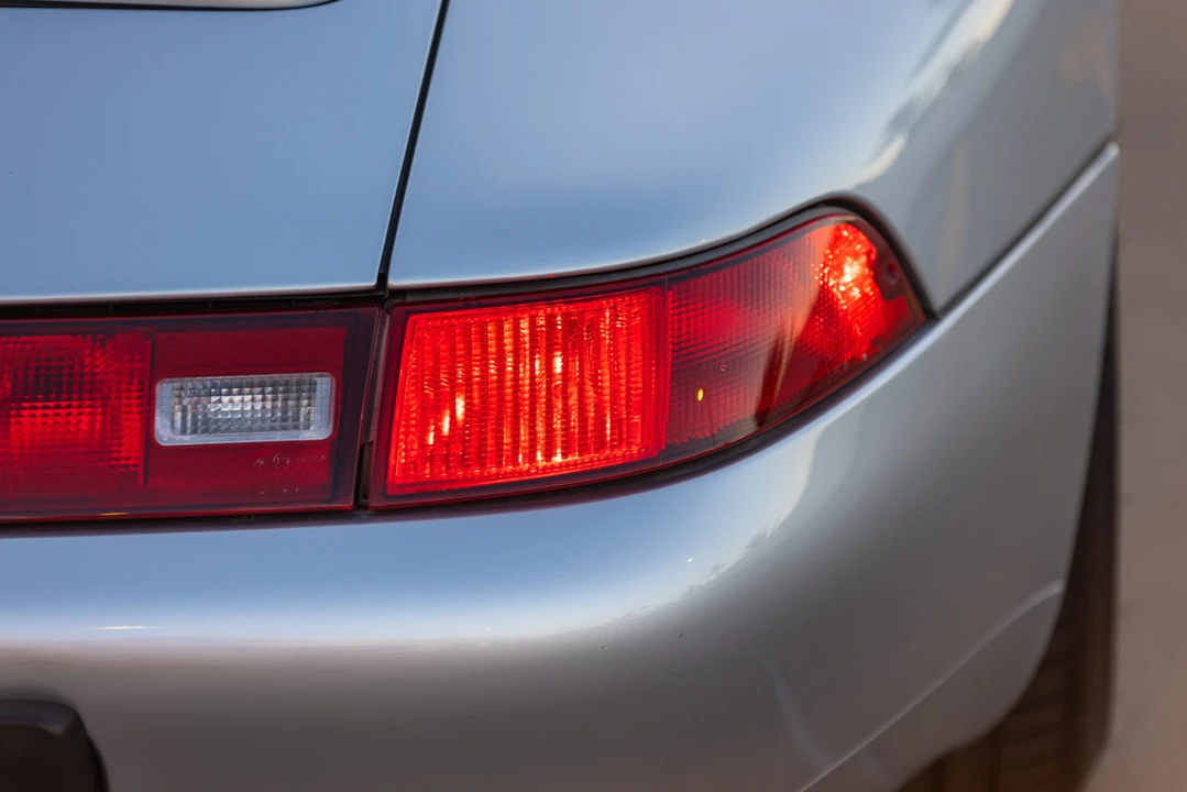 1995 Porsche 993 Carrera 4 - Image 19 of 31