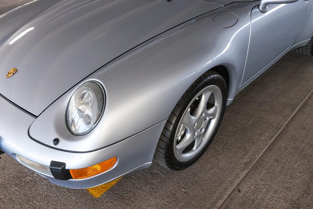 1995 Porsche 993 Carrera 4 - Image 24 of 31