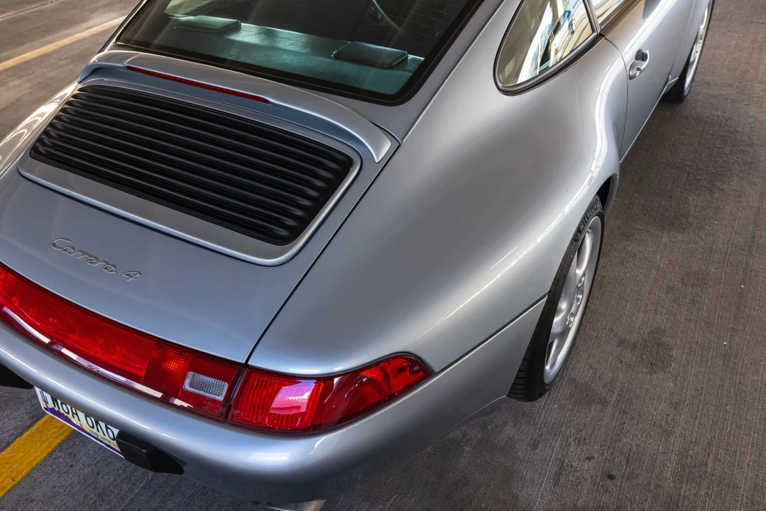 1995 Porsche 993 Carrera 4 - Image 28 of 31