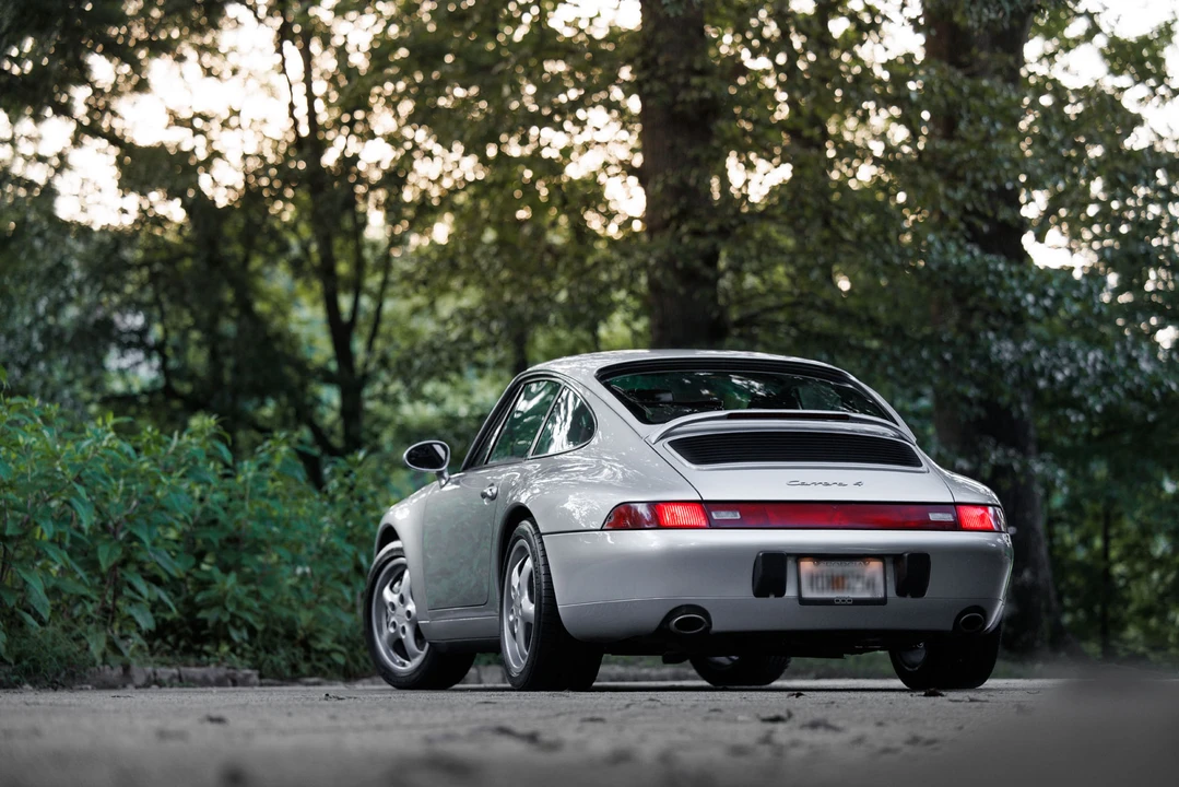 1995 Porsche 993 Carrera 4 - Image 15 of 31