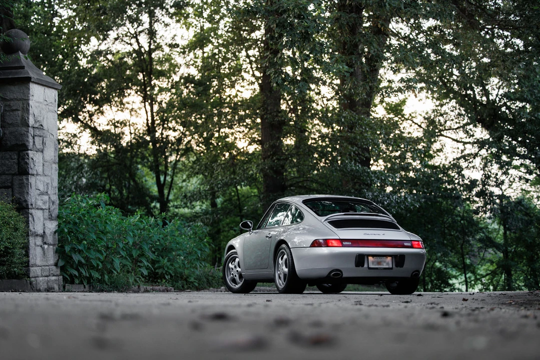 1995 Porsche 993 Carrera 4 - Image 16 of 31