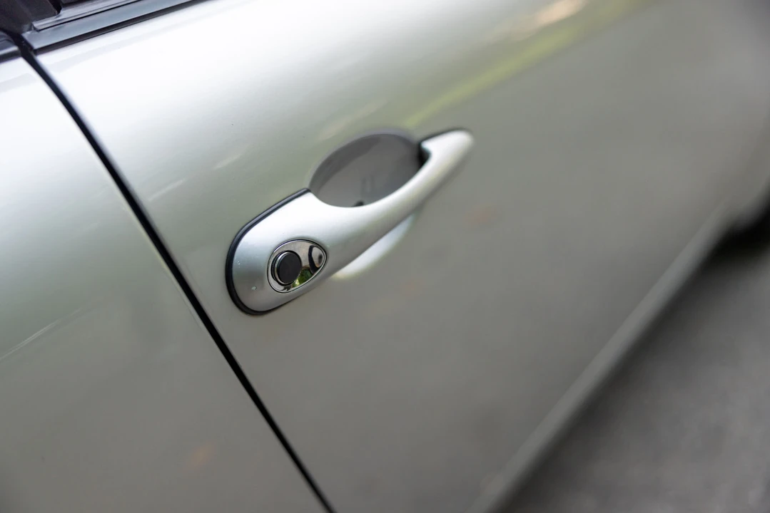 1995 Porsche 993 Carrera 4 - Image 30 of 31