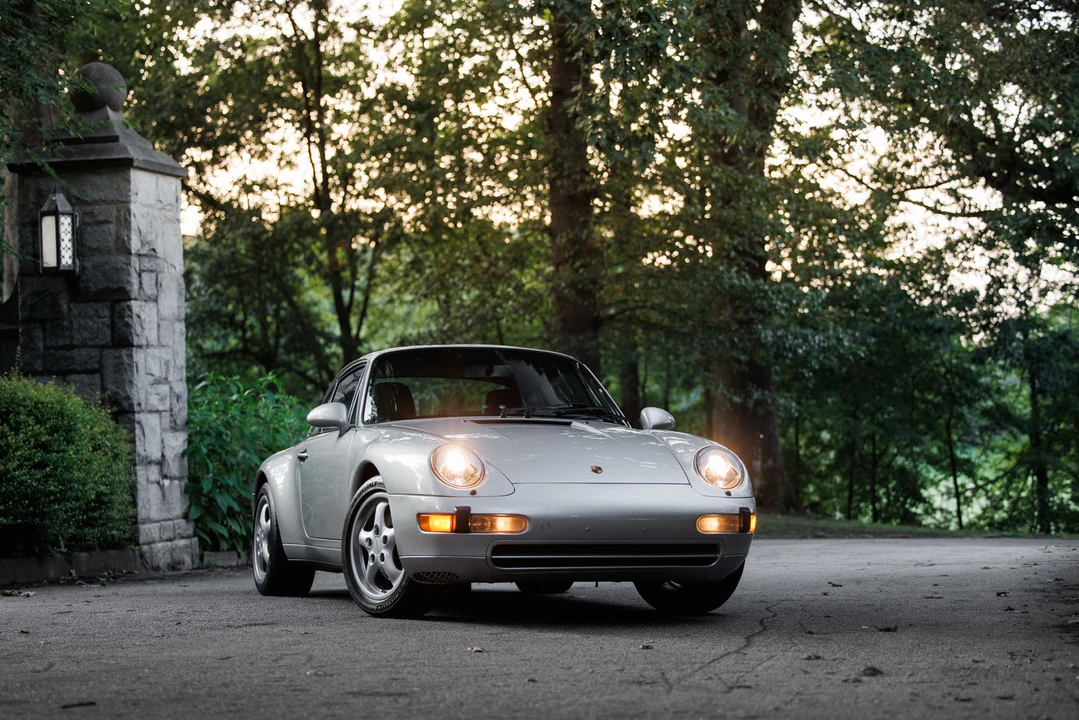 1995 Porsche 993 Carrera 4 - Image 9 of 31