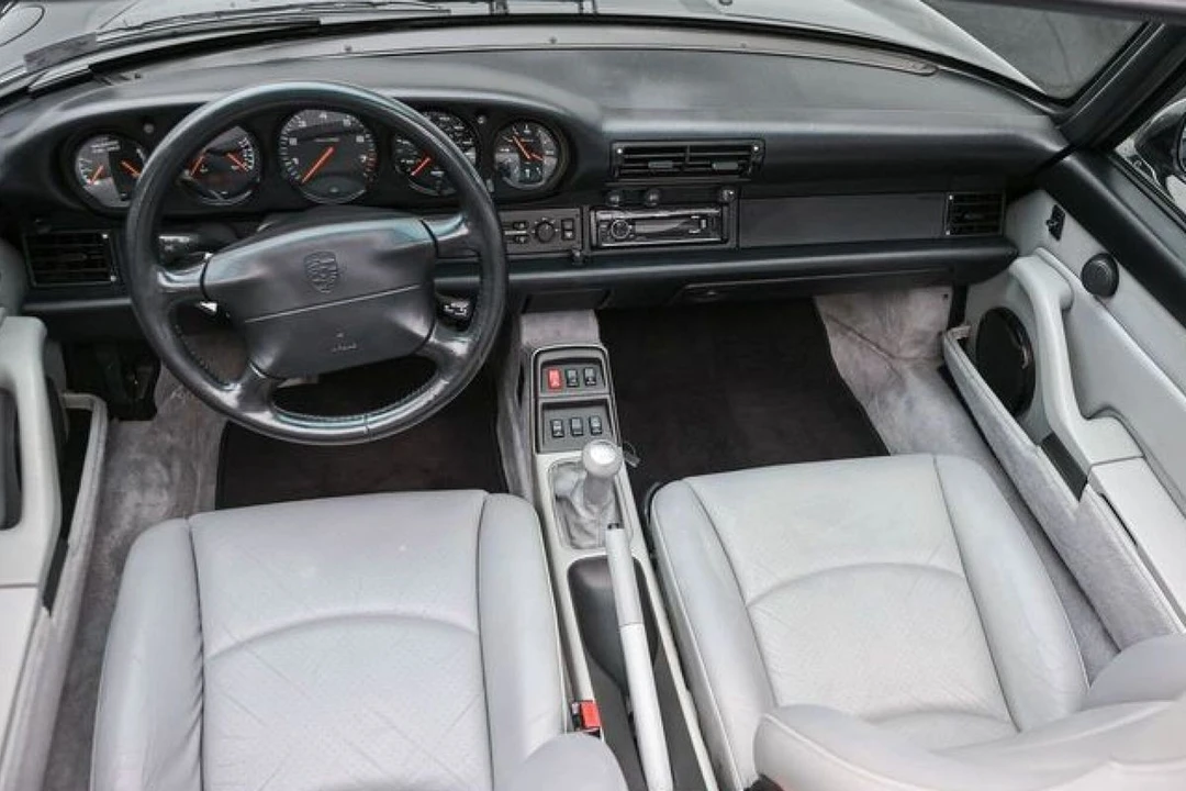 1995 Porsche 993 Carrera 4 - Image 22 of 31