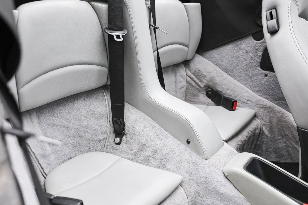 1995 Porsche 993 Carrera 4 - Image 20 of 31