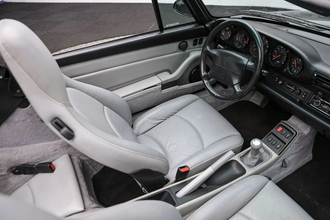 1995 Porsche 993 Carrera 4 - Image 17 of 31