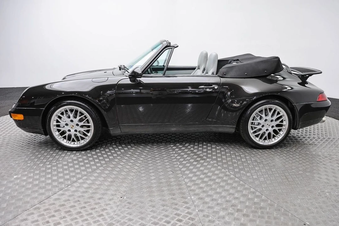 1995 Porsche 993 Carrera 4 - Image 9 of 31
