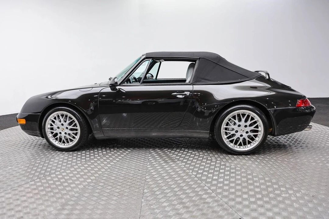 1995 Porsche 993 Carrera 4 - Image 10 of 31