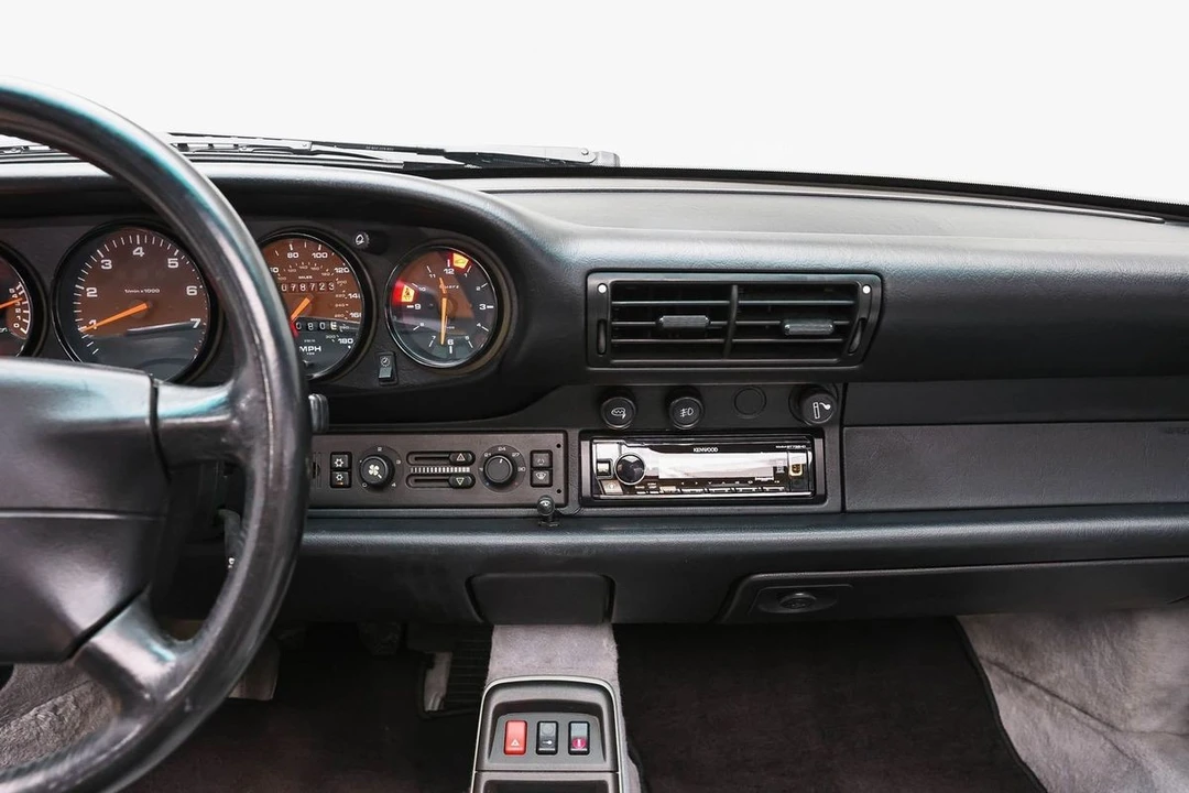 1995 Porsche 993 Carrera 4 - Image 25 of 31