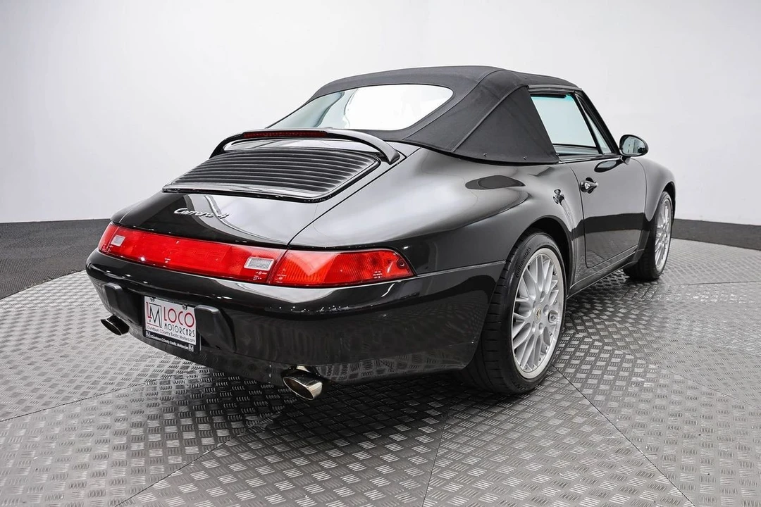 1995 Porsche 993 Carrera 4 - Image 11 of 31