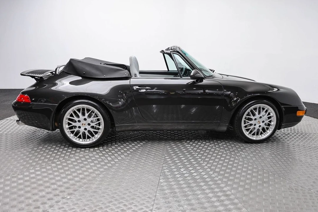 1995 Porsche 993 Carrera 4 - Image 8 of 31