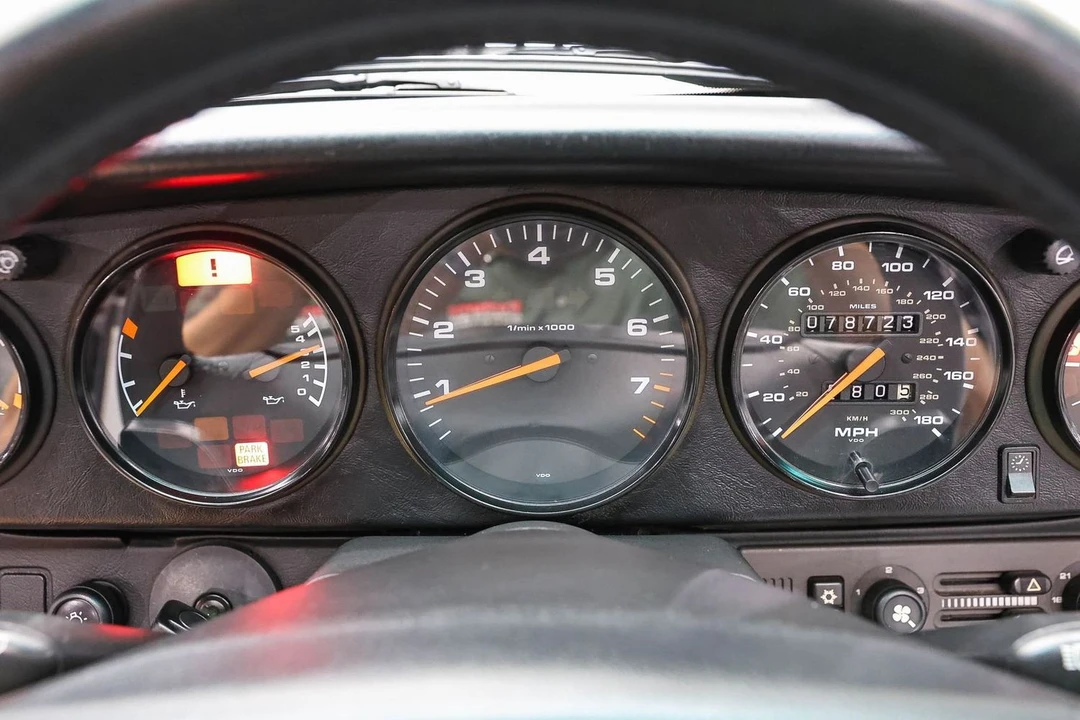 1995 Porsche 993 Carrera 4 - Image 25 of 30