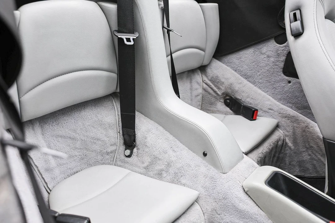 1995 Porsche 993 Carrera 4 - Image 19 of 30