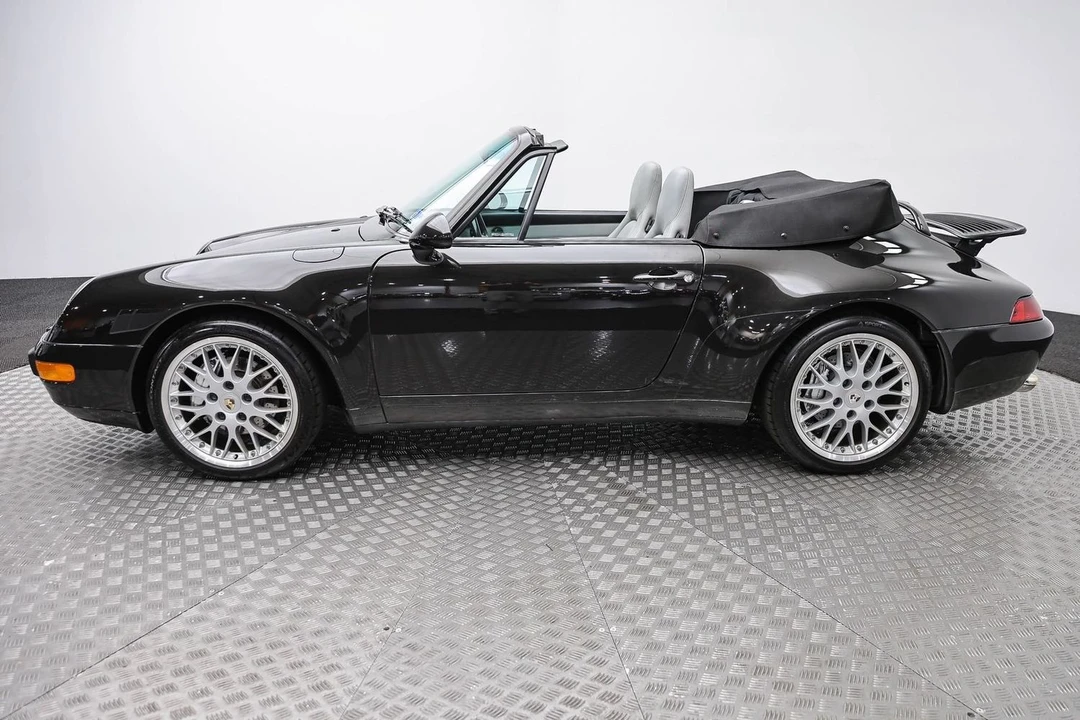 1995 Porsche 993 Carrera 4 - Image 8 of 30