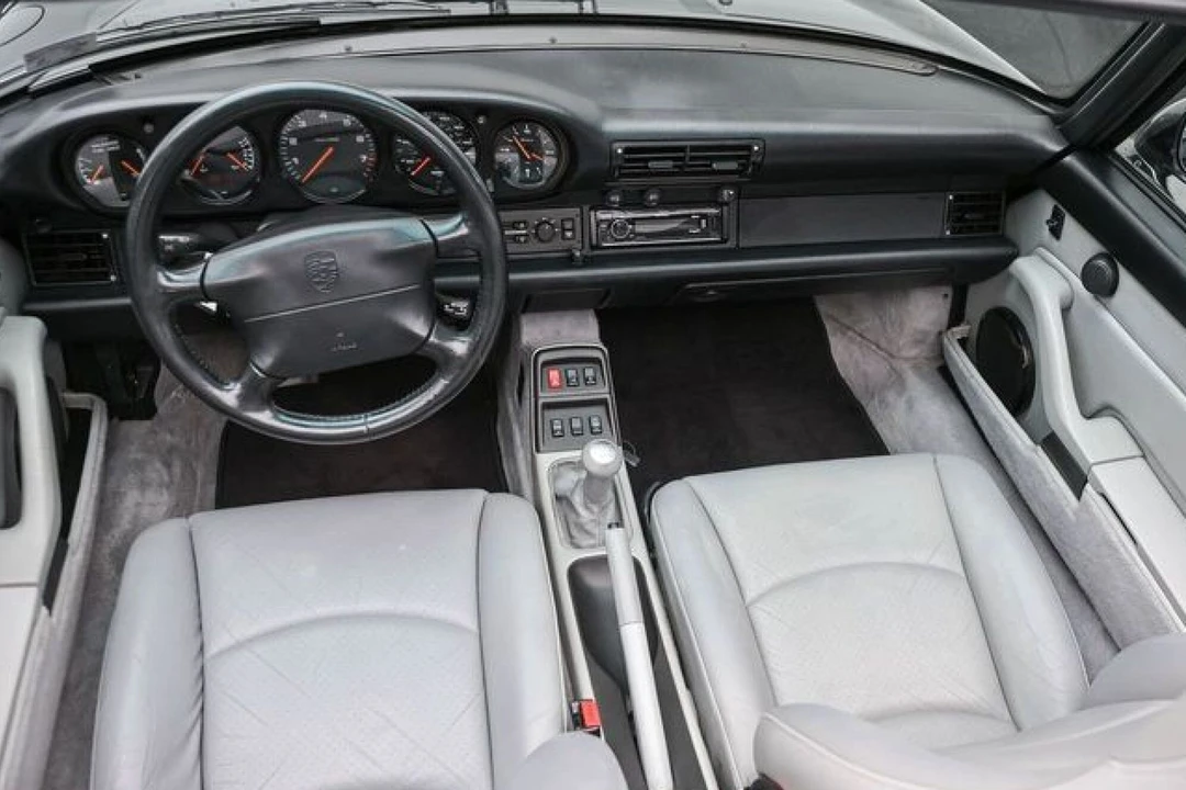 1995 Porsche 993 Carrera 4 - Image 21 of 30