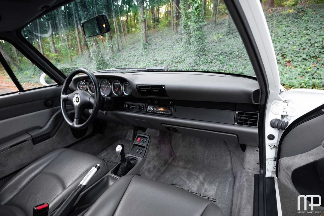 2019 Porsche 993 Carrera - Image 18 of 31
