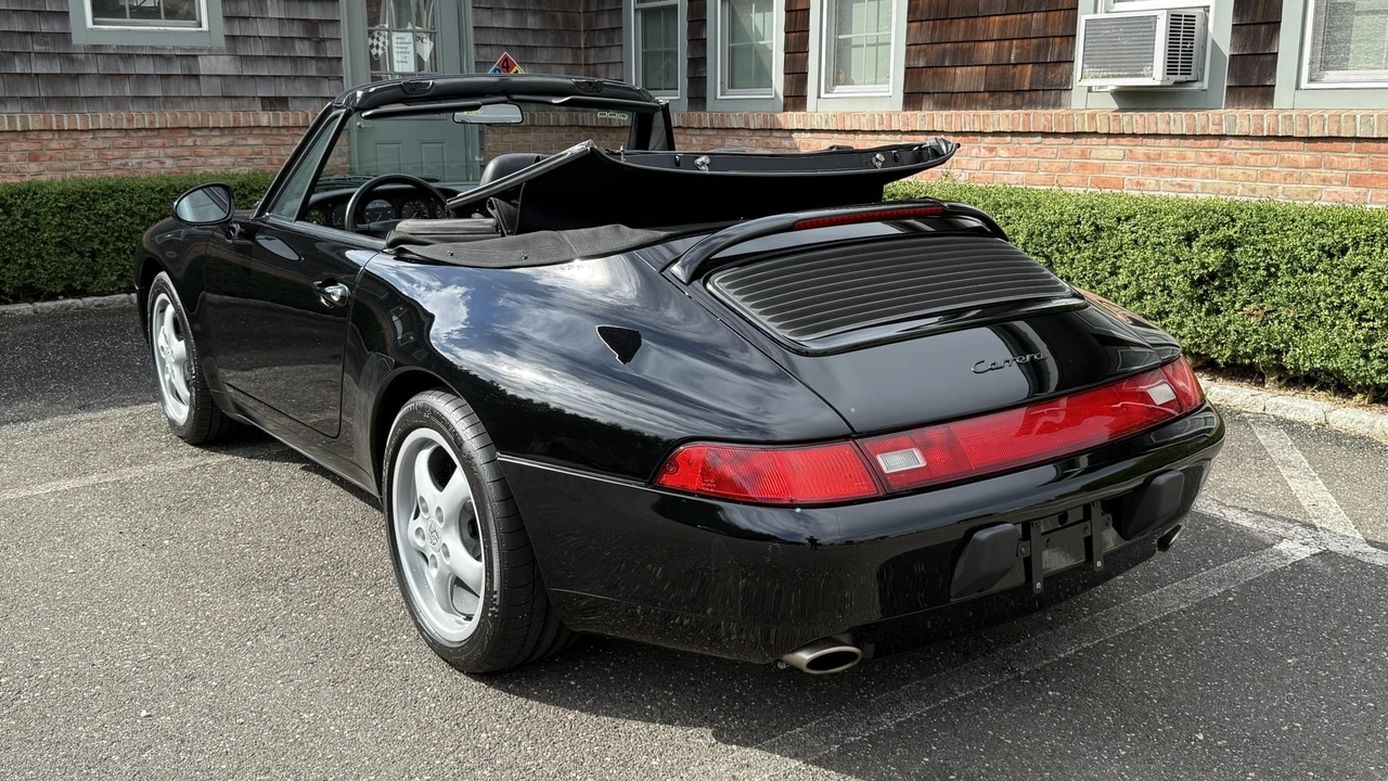 1995 Porsche 993 Carrera - Image 8 of 31