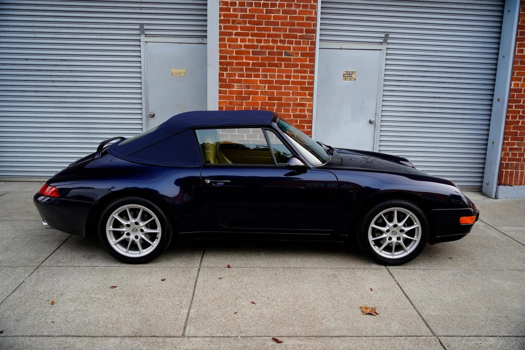 1995 Porsche 993 Carrera - Image 13 of 31