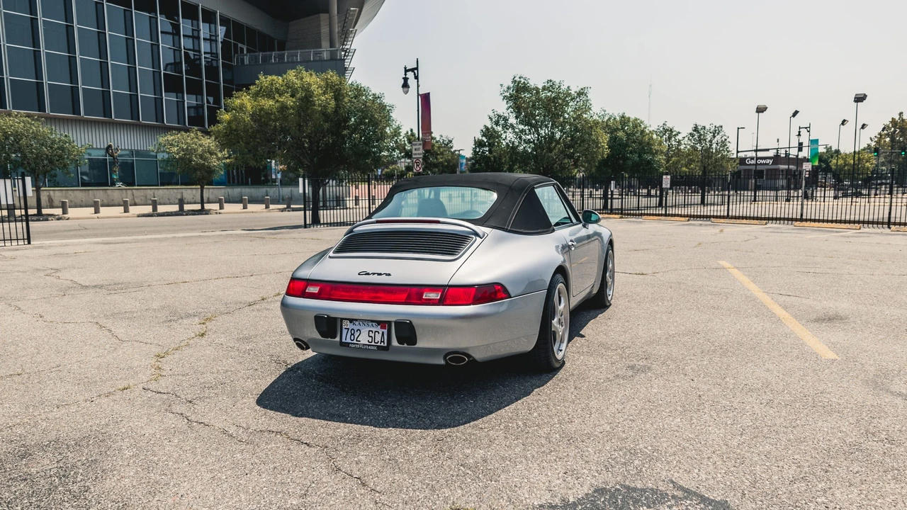 1995 Porsche 993 Carrera - Image 12 of 31